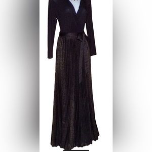 Brand Nee LulaRoe DeAnne Wrap Dress. Small - Black and Gold. Gorgeous!